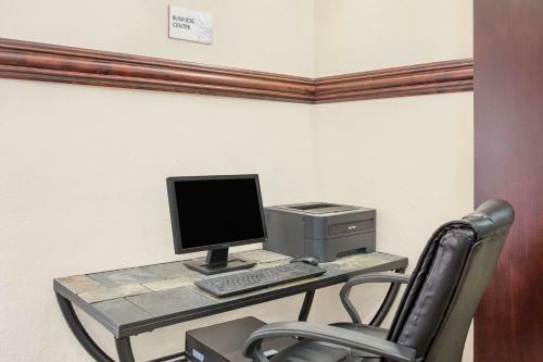 Hotel Ramada Denver International Airport