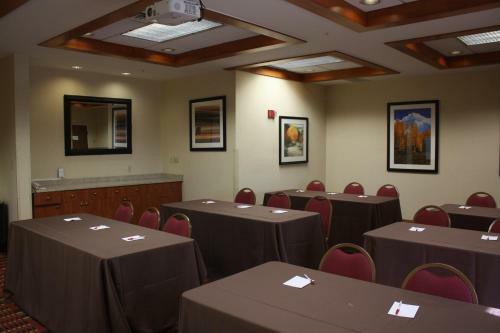 Hotel Ramada Denver International Airport