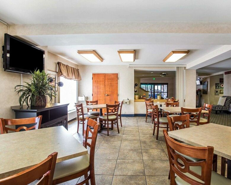 Hotel Econo Lodge Denver International Airport