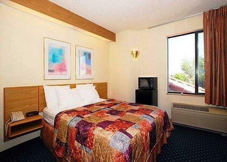 Hotel Econo Lodge Denver International Airport