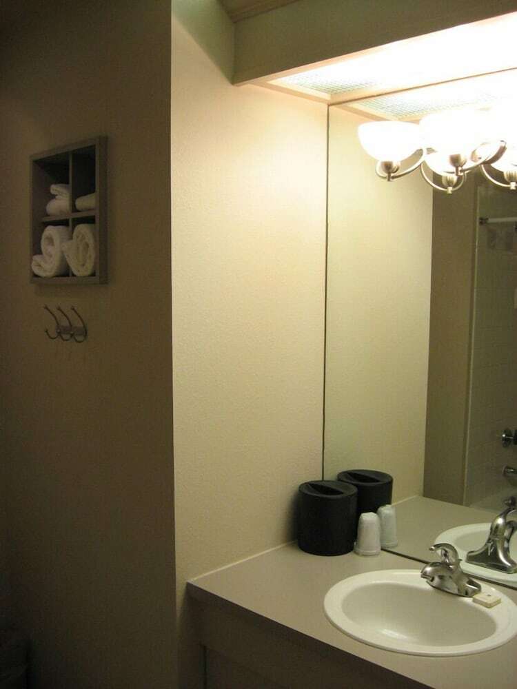 The Commons Hotel & Suites - Denver Tech Center