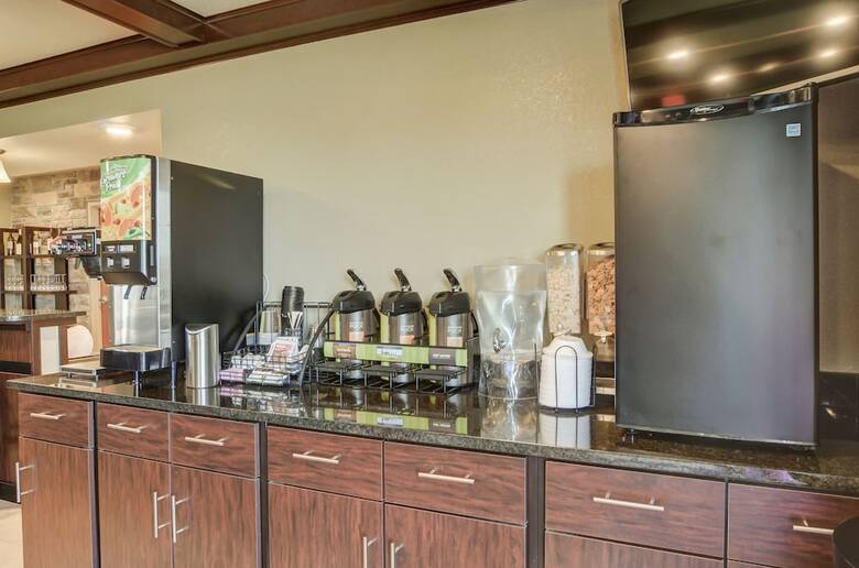 Hotel Cobblestone Inn & Suites Eaton
