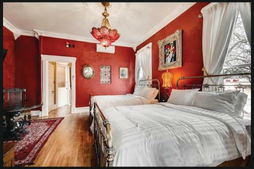 The Holiday Chalet Victorian Bed & Breakfast