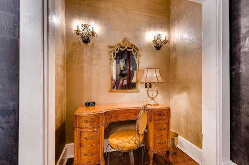 The Holiday Chalet Victorian Bed & Breakfast