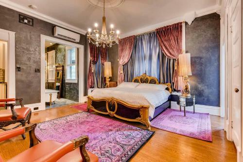 The Holiday Chalet Victorian Bed & Breakfast