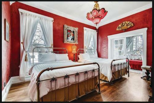 The Holiday Chalet Victorian Bed & Breakfast