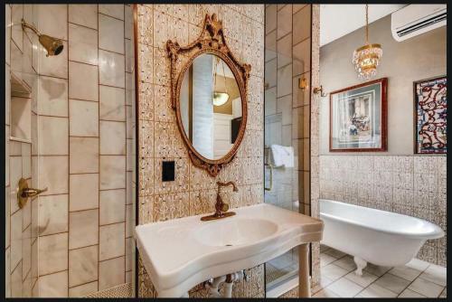 The Holiday Chalet Victorian Bed & Breakfast