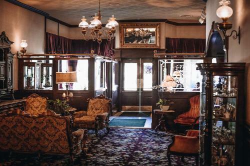 General Palmer Hotel