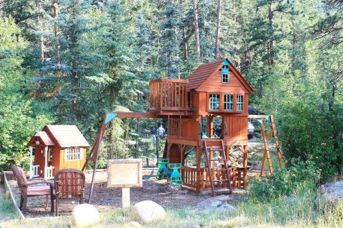 Hotel Pine Haven Resort