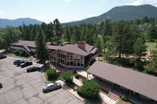 Twin Owls Motor Lodge