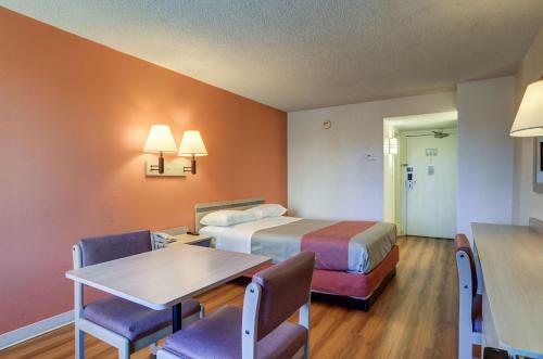 Motel 6 Denver South - Tech Center