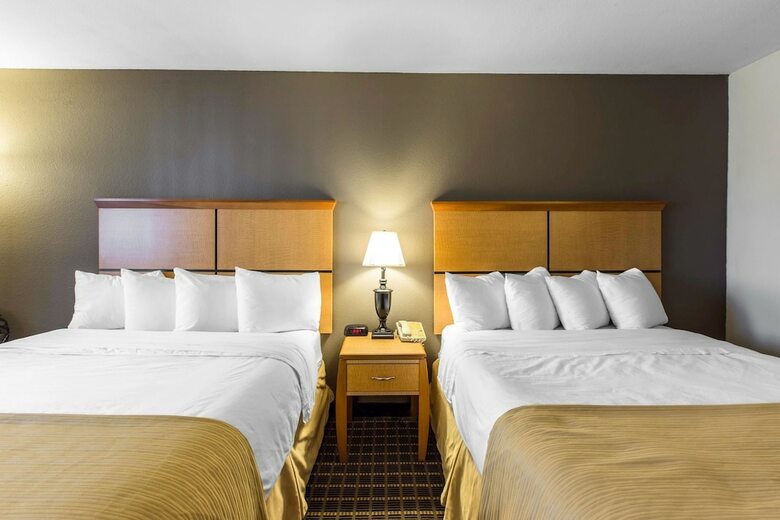Hotel Quality Inn And Suites Summit County
