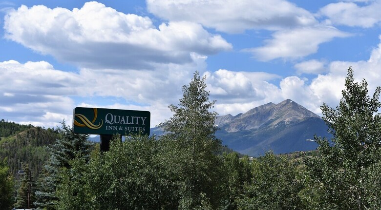 Hotel Quality Inn And Suites Summit County
