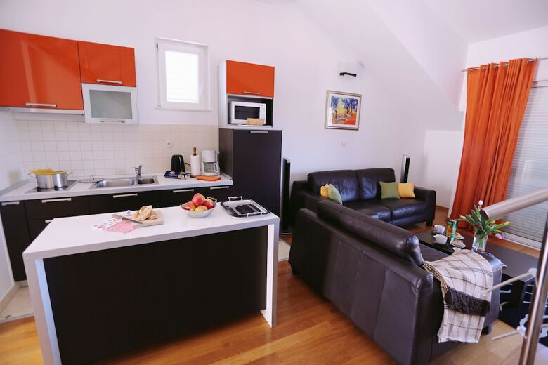Hotel Pervanovo Apartments