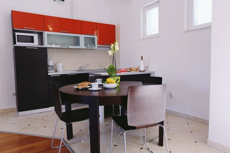 Hotel Pervanovo Apartments