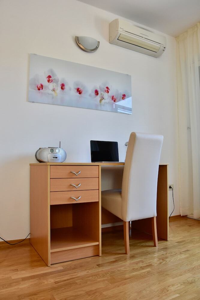 Hotel Pervanovo Apartments