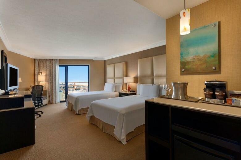 The Waterfront Beach Resort, A Hilton Hotel