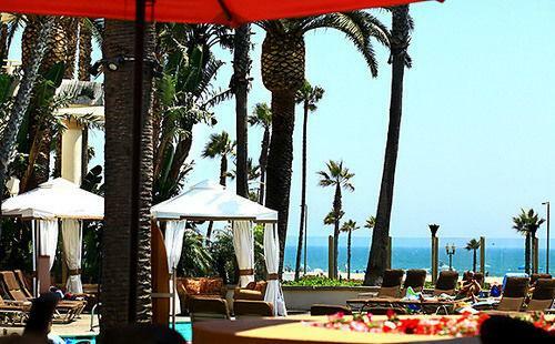 The Waterfront Beach Resort, A Hilton Hotel