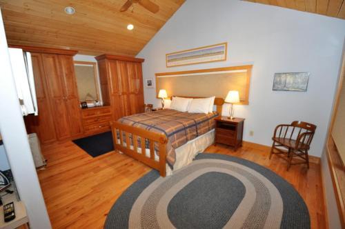 East Streamside Circle Holiday Home