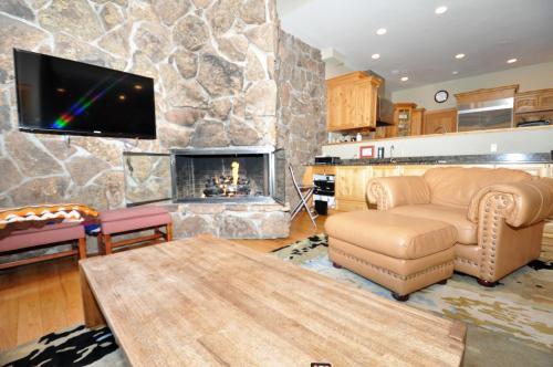 East Streamside Circle Holiday Home