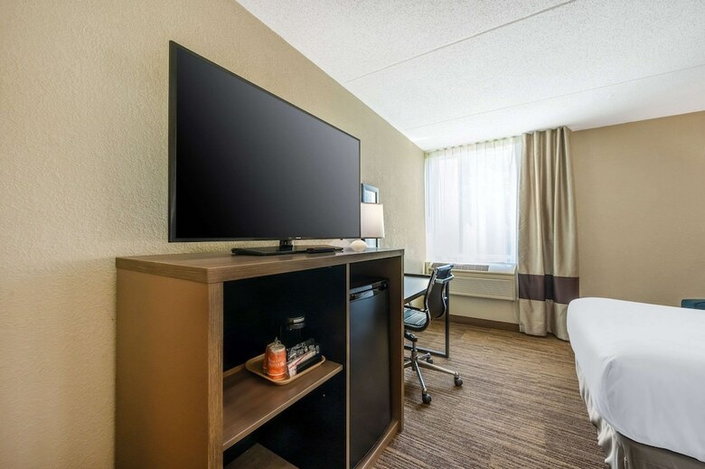 Hotel Comfort Inn And Suites East Hartford