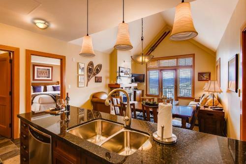 Hotel Capitol Peak Lodge