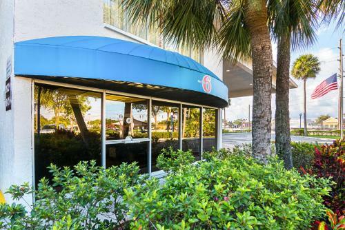 Motel 6 - Tampa Fairgrounds
