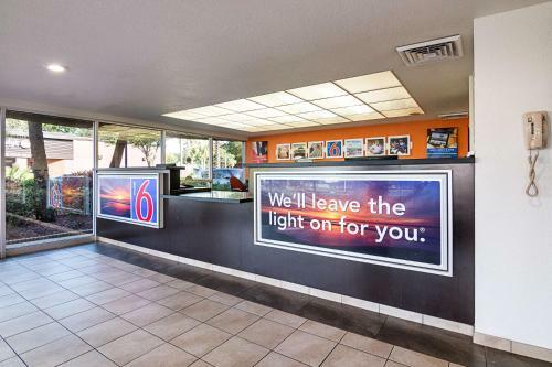 Motel 6 - Tampa Fairgrounds