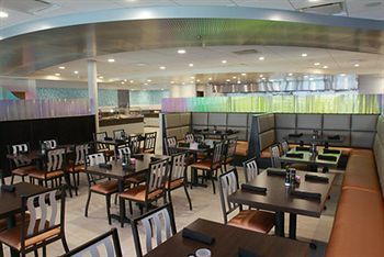 Hotel Shephard's Beach Resort