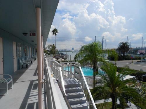 Sunrise Resort Motel South