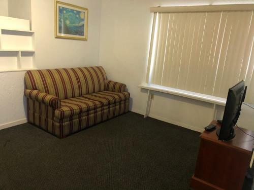 Sunrise Resort Motel South