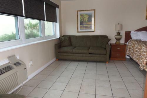 Motel Daytona Shores Inn And Suites
