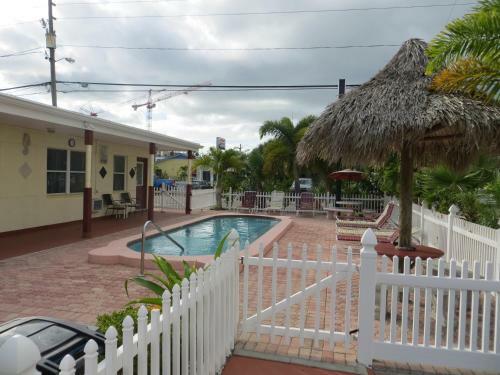 Silver Sands Motel