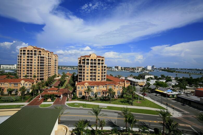 Hotel Sandpearl Resort