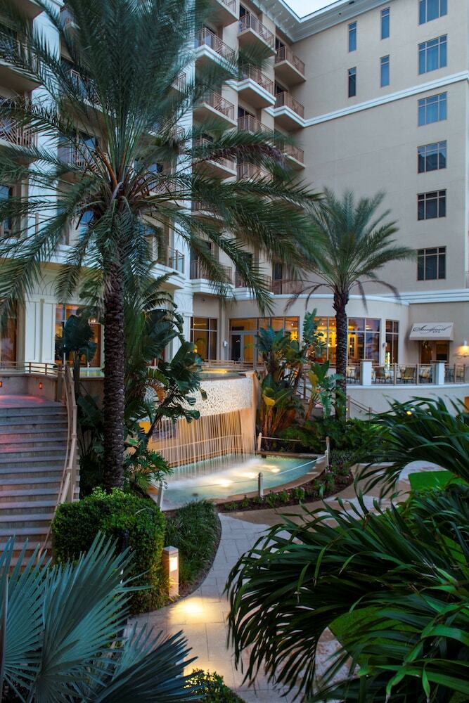 Hotel Sandpearl Resort