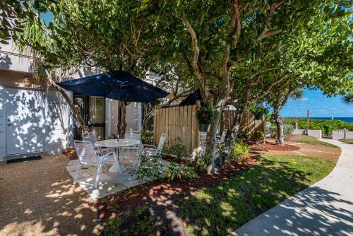Villa Delray South Shore Club