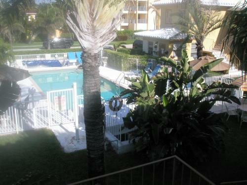Motel Tropic Isle Beach Resort