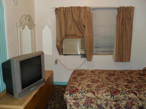 Shore Winds Motel