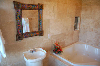 Pearl Of The Sea Luxury Bed & Breakfast