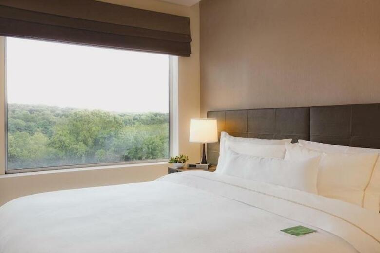 Hotel Element Miami Doral