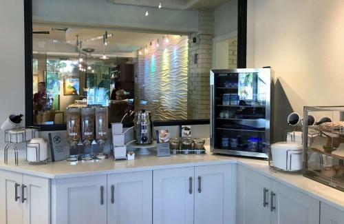 Hotel Best Western Plus Yacht Harbour Inn