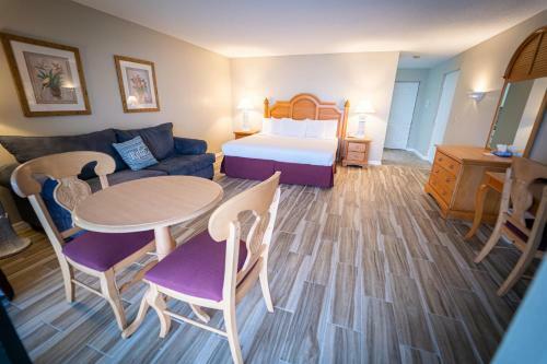 Hotel Dockside Inn & Resort
