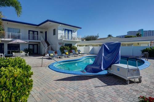 Hotel Blue Strawberry By The Sea