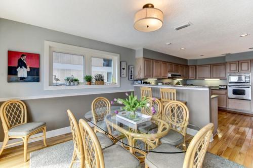 4434 South Fletcher