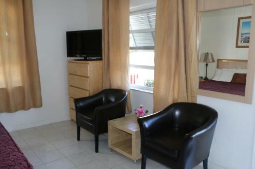Motel Breakaway Inn Guest House