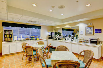 Hutchinson Island Plaza Hotel & Suites
