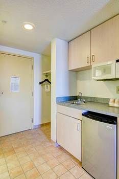 Hutchinson Island Plaza Hotel & Suites