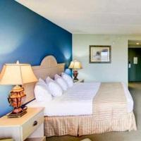 Hutchinson Island Plaza Hotel & Suites