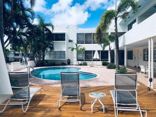 North Beach Hotel
