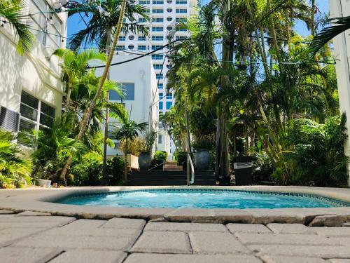 North Beach Hotel